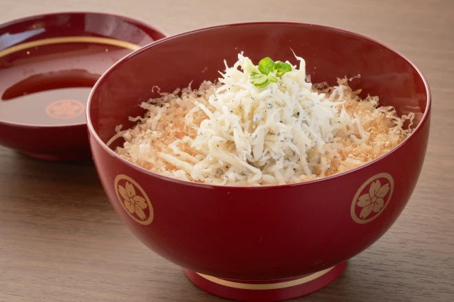 写真:しらす丼